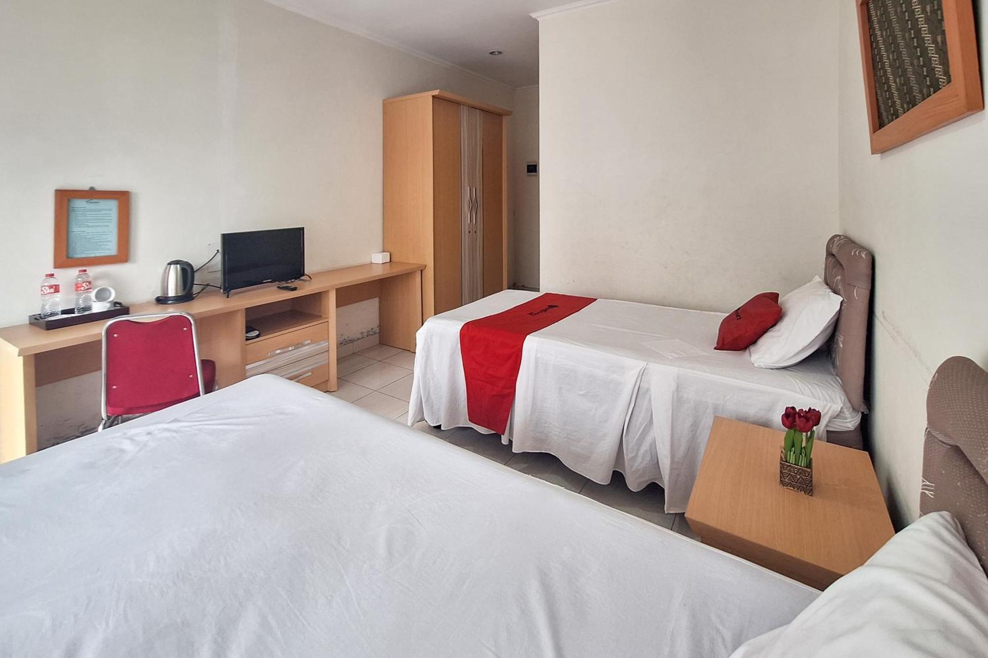 Reddoorz Resort At Tridaya Cisarua Puncak Esterno foto