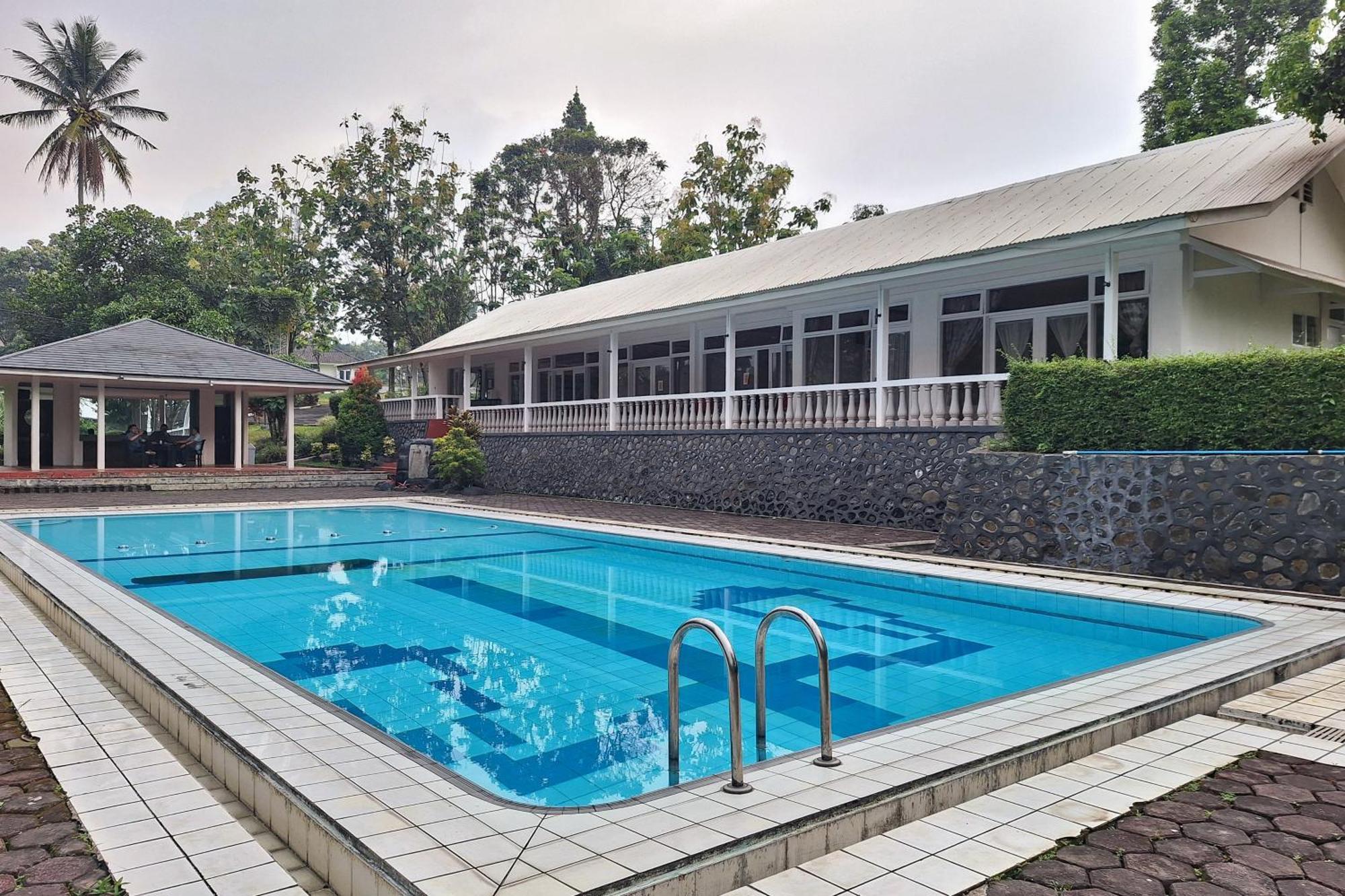 Reddoorz Resort At Tridaya Cisarua Puncak Esterno foto