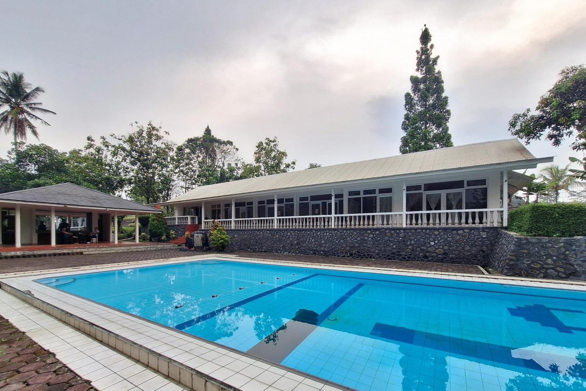 Reddoorz Resort At Tridaya Cisarua Puncak Esterno foto